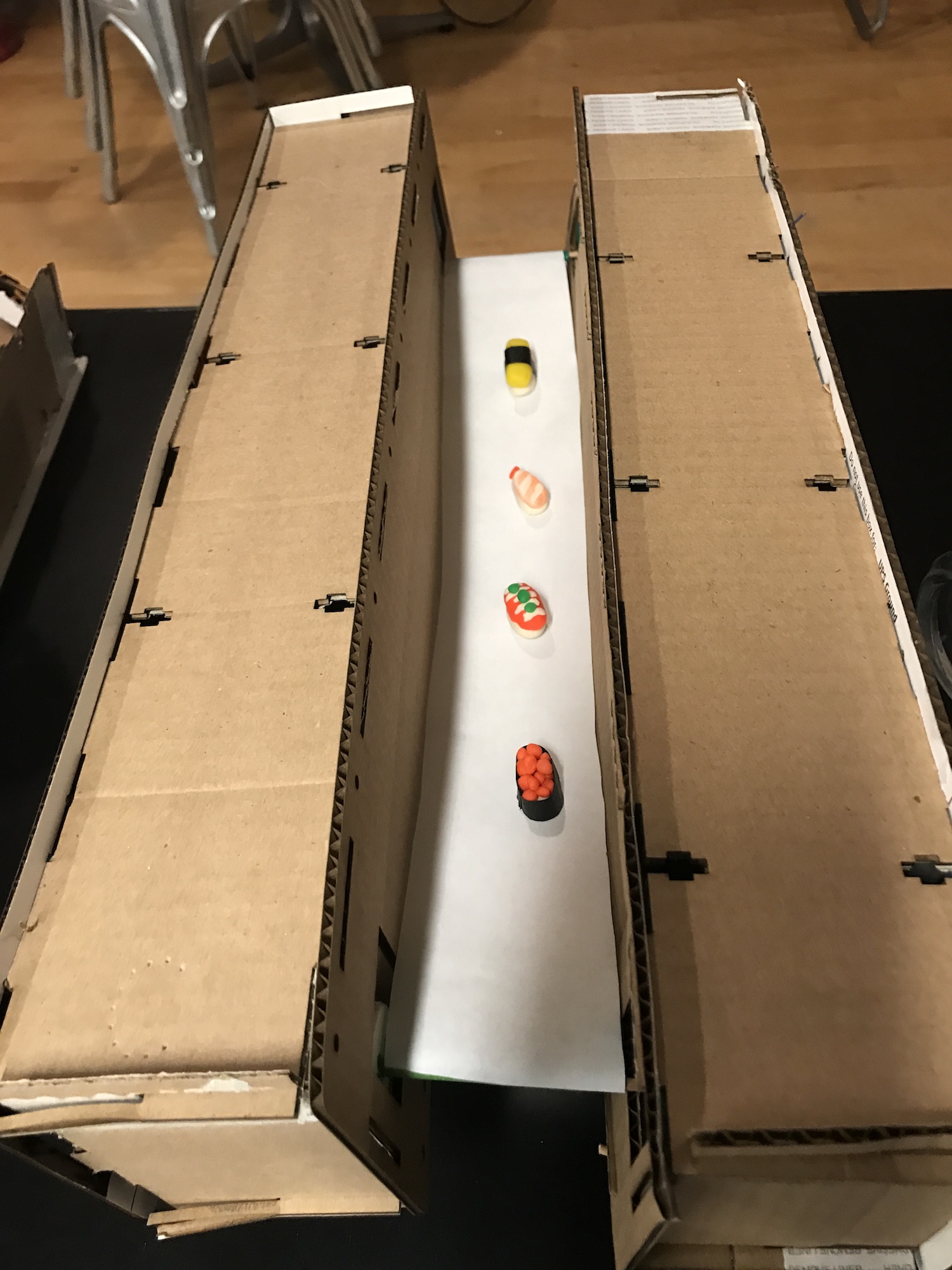 conveyor belt with sushi